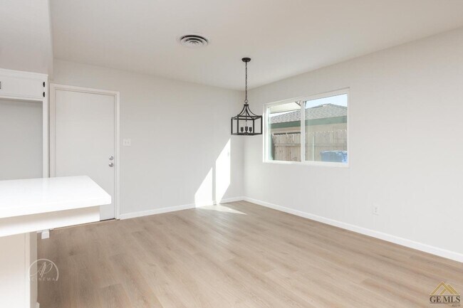 Building Photo - 6309 Nottingham Ln