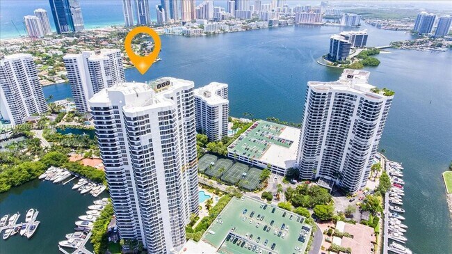 Building Photo - 3500 Mystic Pointe Dr