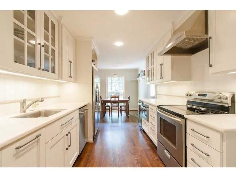 Building Photo - 1916 Greystone Rd NW