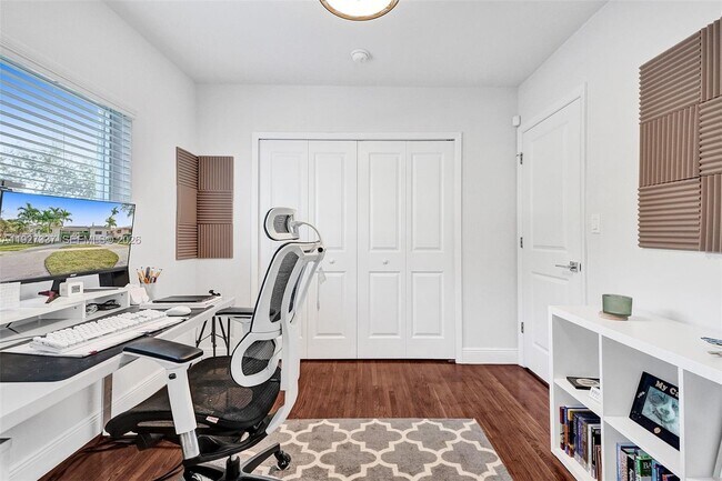 Building Photo - 1102 Meadow Lark Ave