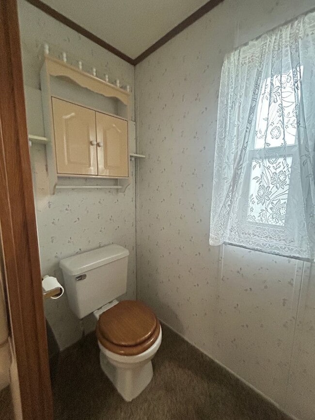 Building Photo - 3 Bed / 2 Bath  on One Acre – Garage Included