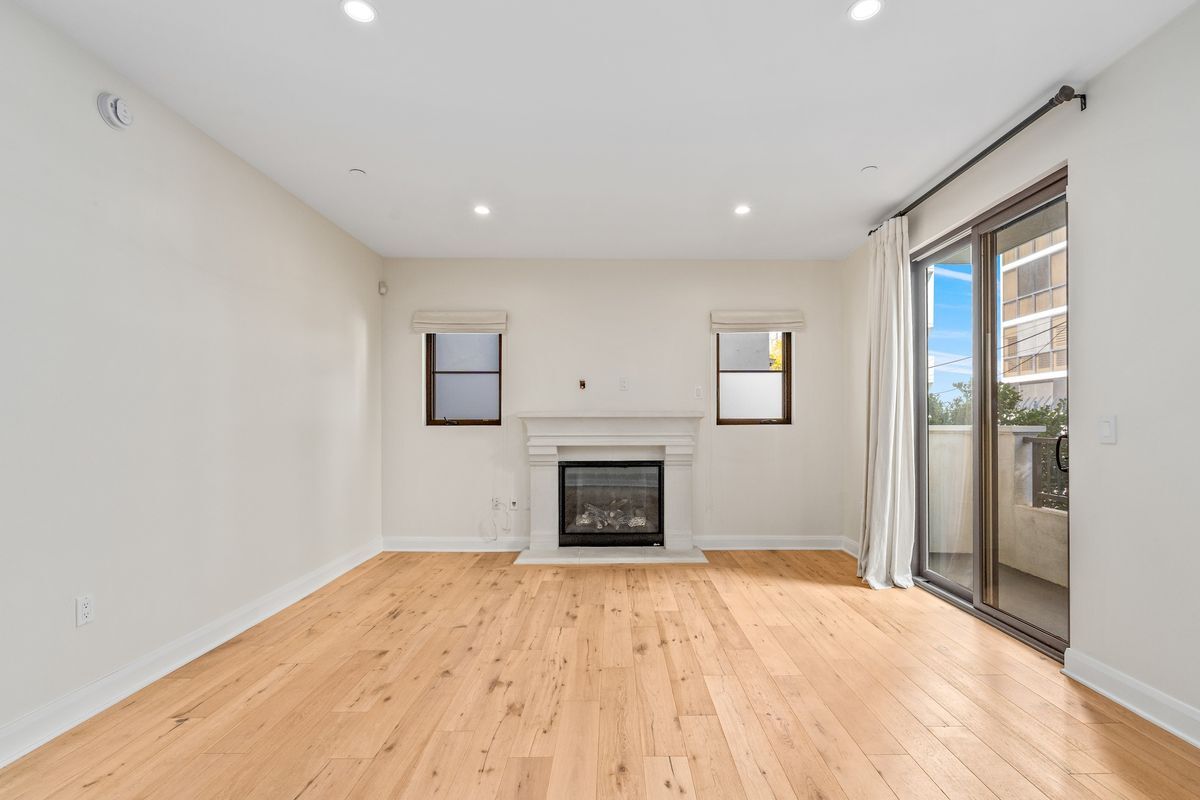 Building Photo - 10674 Ashton Ave