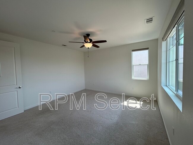 Building Photo - 1356 Jamboree Dr