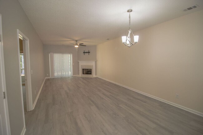 Building Photo - Henderson Townhomes