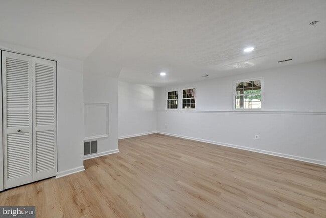 Building Photo - 7836 Foxfarm Ln