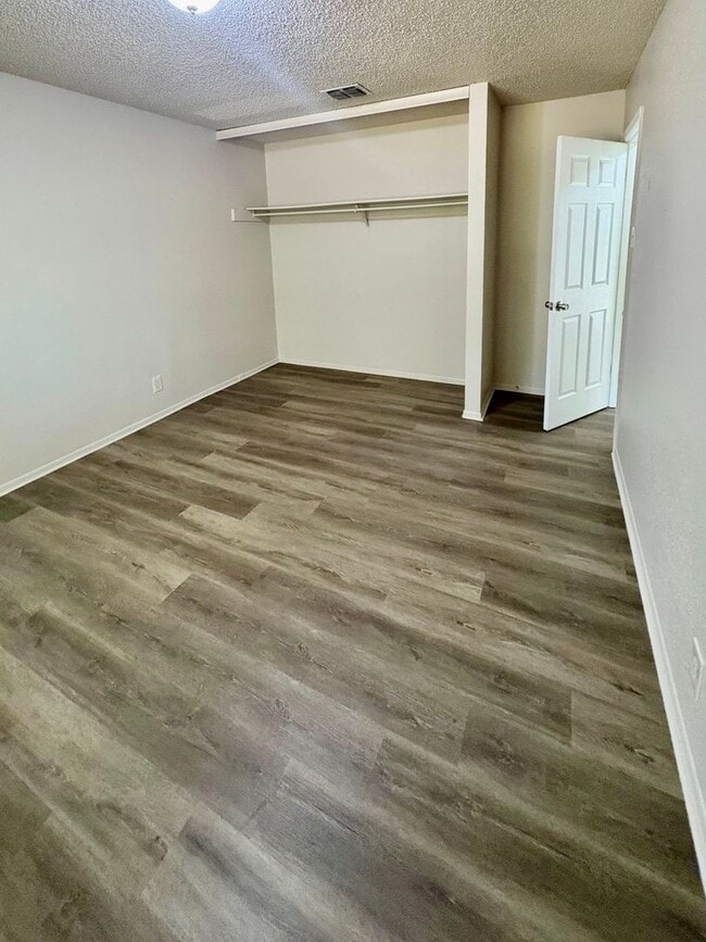 Building Photo - 4315 Lehman Dr