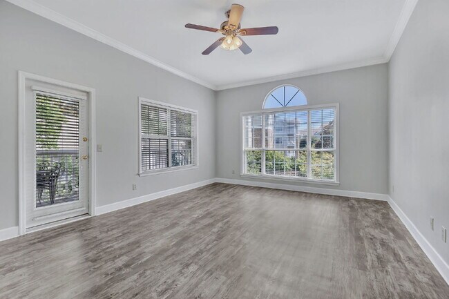 Building Photo - 2-Bed, 2-Bath Condo in the Heart of Green ...