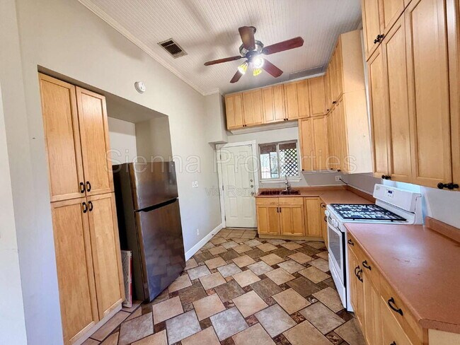 Building Photo - 1509 Willow St