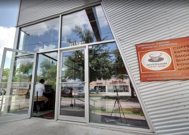 Building Photo - 1221 WELCH ST