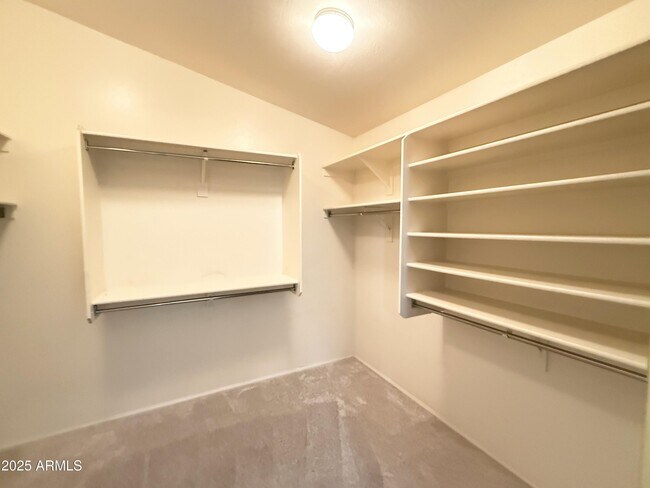 Building Photo - 605 E Nancy Ave