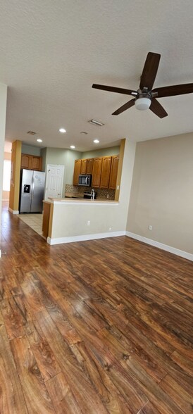 Building Photo - 8743 Abbey Ln