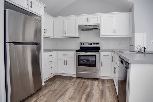 Building Photo - SEE IT NOW: Beautiful home in Avondale, MO!