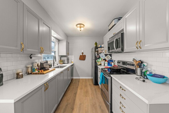 Building Photo - 1620 Lucylle Ave