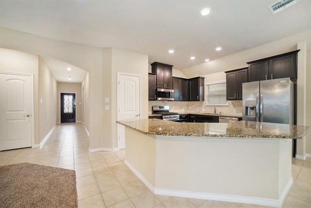 Building Photo - 2104 Lake Pine Dr