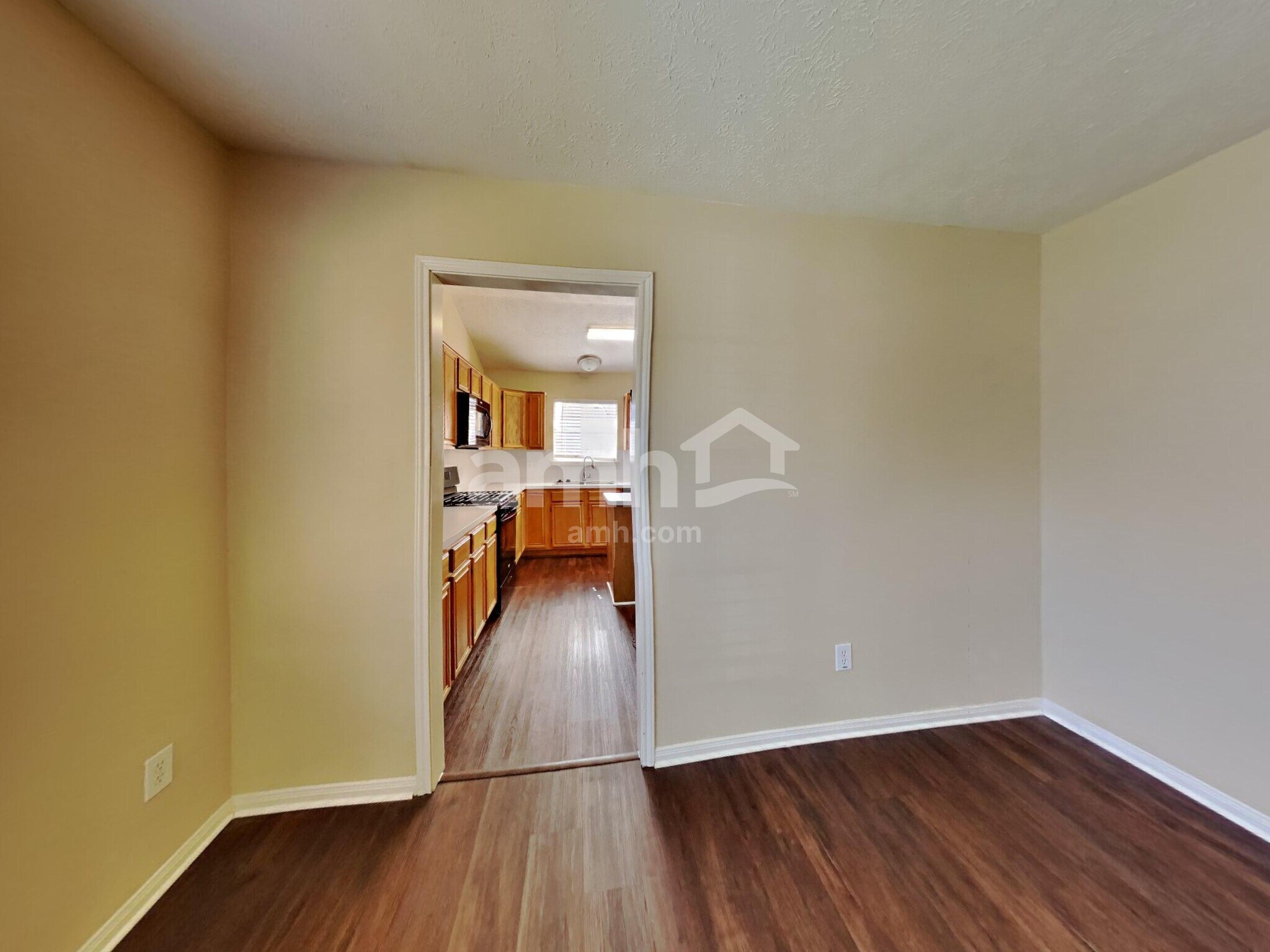 Building Photo - 2908 Cambridge Circus