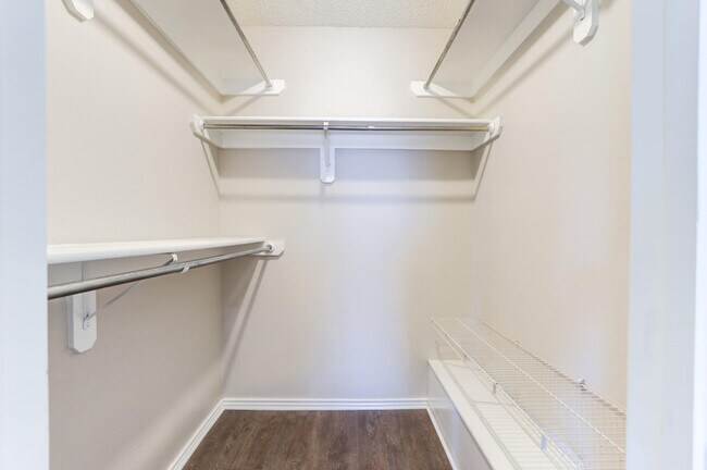 Building Photo - 6113 6th St