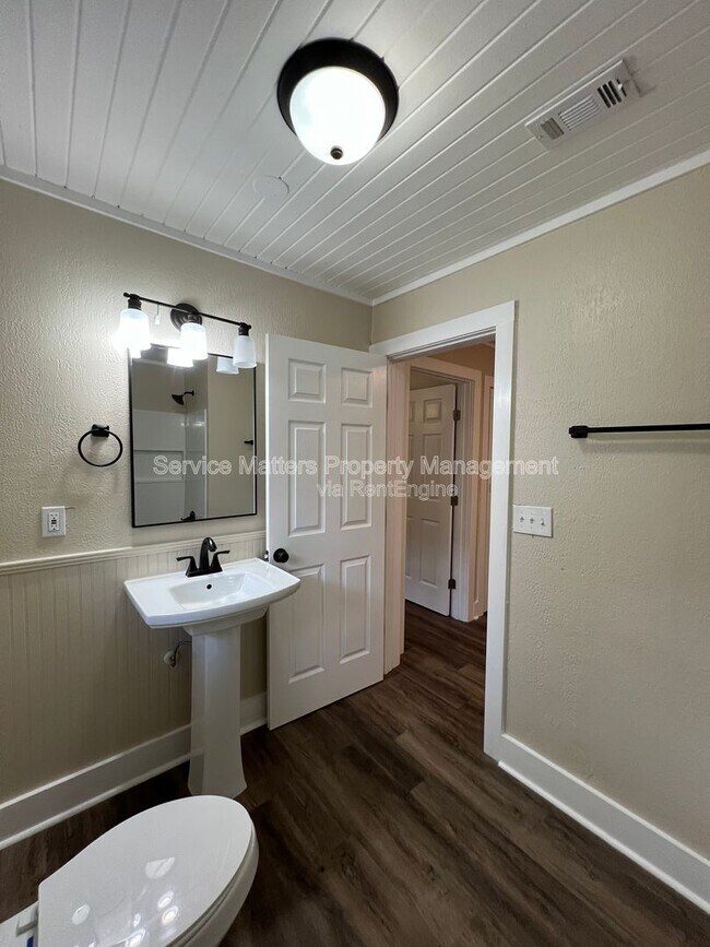 Building Photo - 1922 W Gregory St