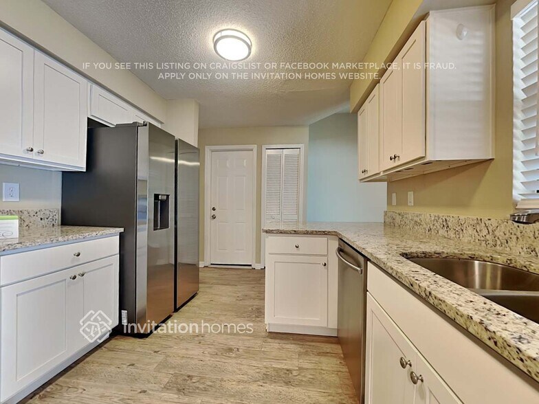 Building Photo - 11401 Andy Dr