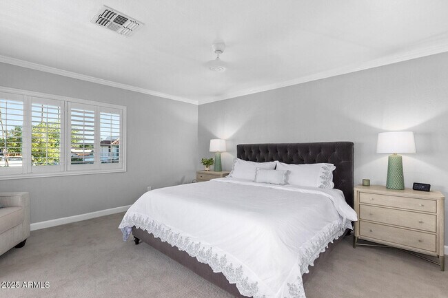 Building Photo - 5822 N Scottsdale Rd