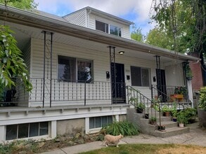 Building Photo - Arlington Pl. Triplex - EBB001