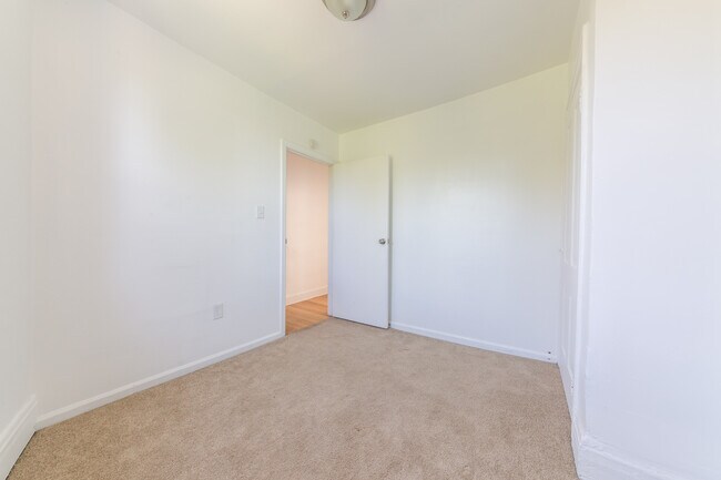 Building Photo - 1929 Arlington Ave