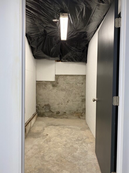 Private Storage Room - 2100 Rome Dr