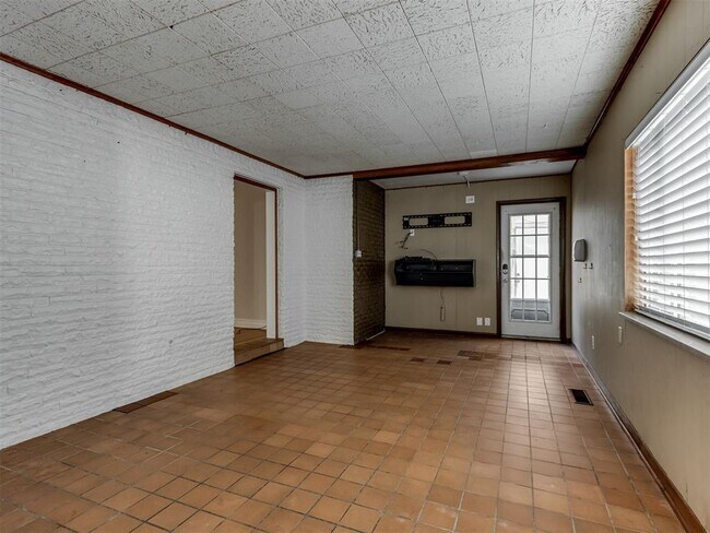 Building Photo - 2933 Cummings Dr