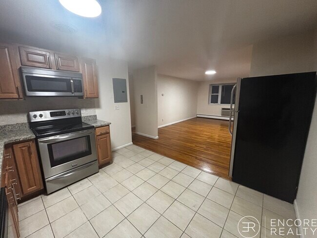 Building Photo - 110 Babcock St