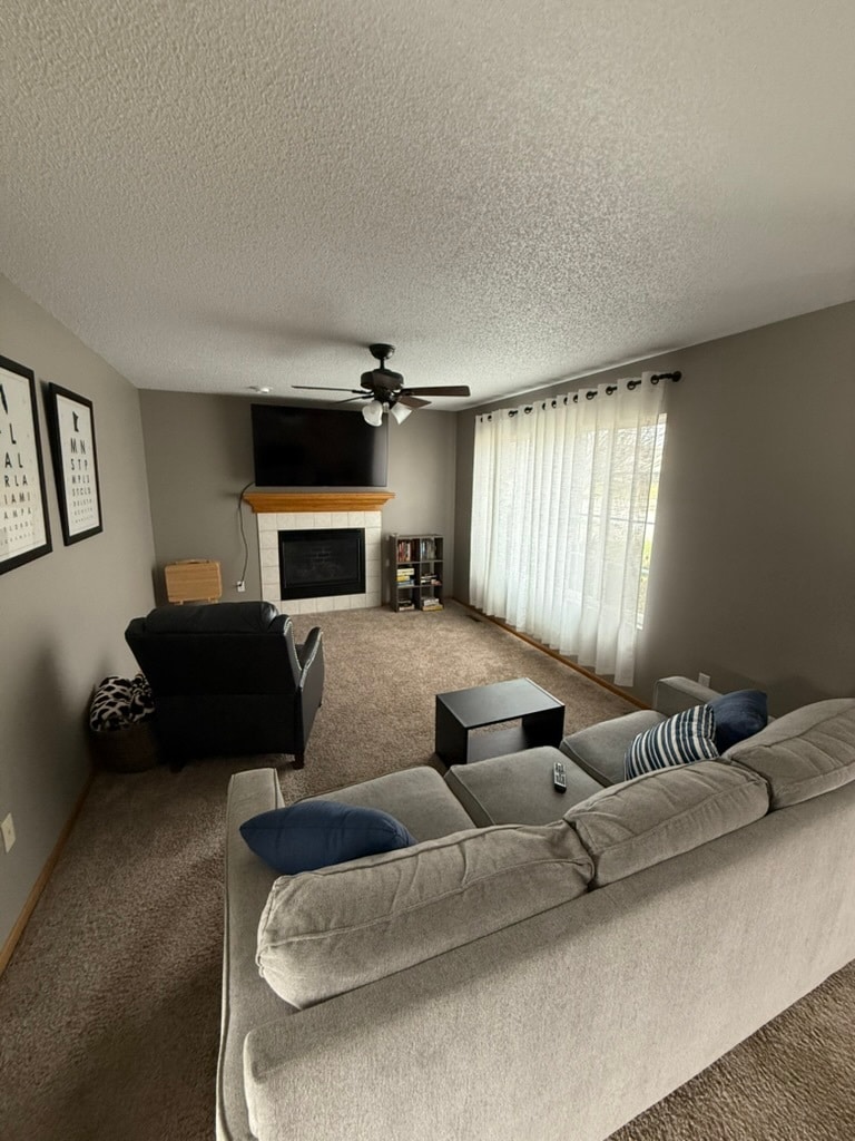 Living room - 3006 SW Glenbrooke Blvd