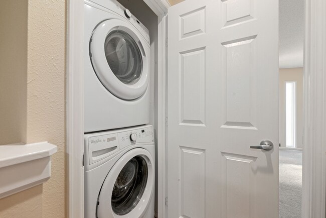 Building Photo - 6453 Bayou Glen Rd