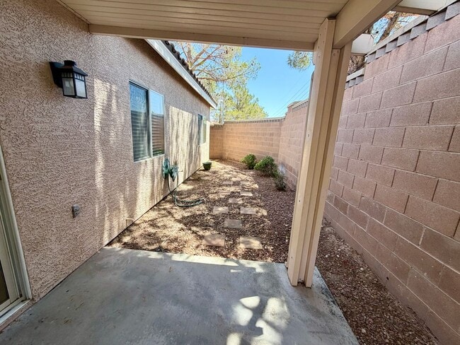 Building Photo - Cute and cozy 2 bedroom 2 bathroom condo