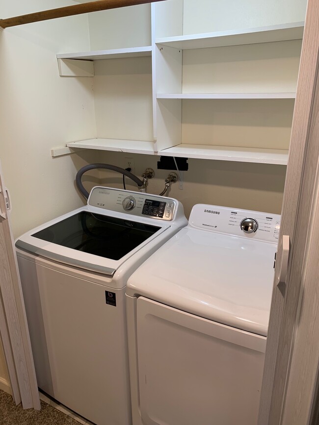 In unit laundry - 6121 NE 193rd Place