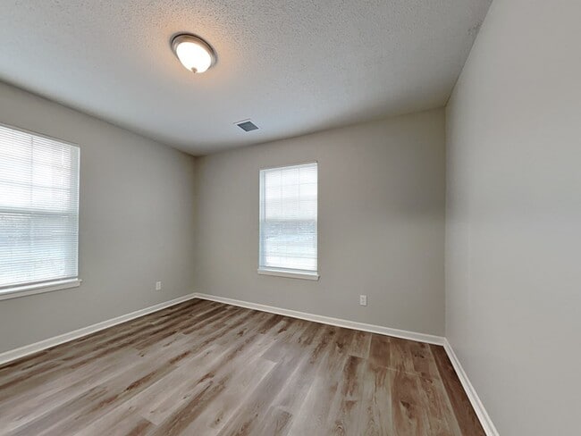 Building Photo - 4221 Woodland Ave