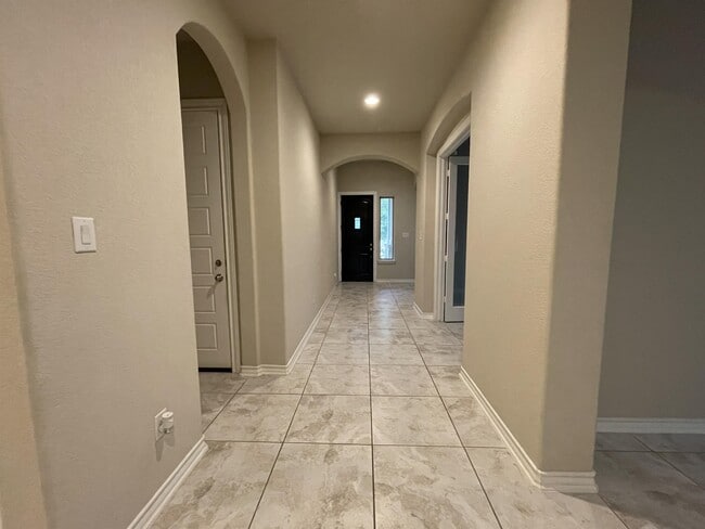 Building Photo - 2826 Winter Gorge