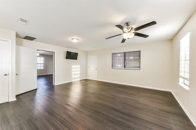 Building Photo - 3602 Alice St