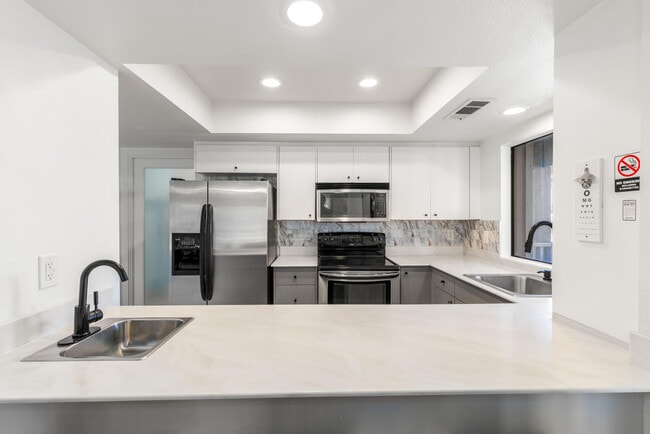 Building Photo - 46642 Arapahoe Cir