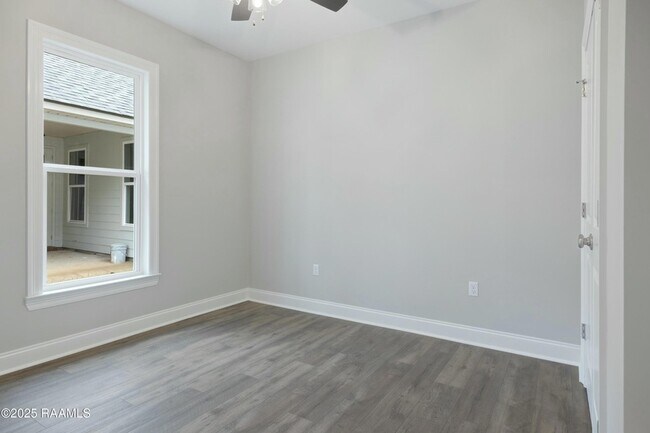 Building Photo - 107 Alpine Dr