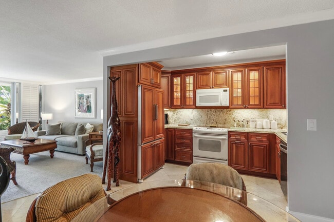 Building Photo - 139 Sunrise Ave