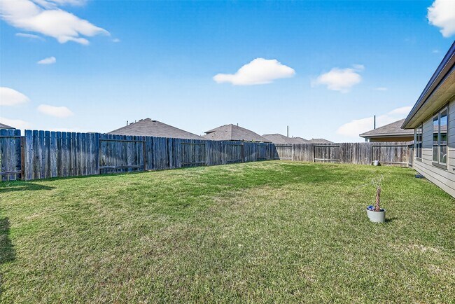 Building Photo - 1610 Bear Spring Dr