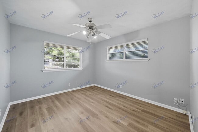 Building Photo - 705 Scottsdale Dr