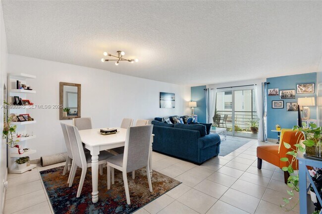 Building Photo - 321 SE 3rd St