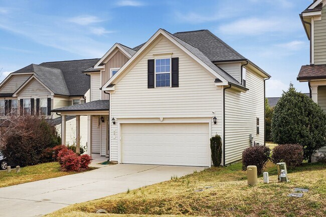 Building Photo - BEAUTIFUL single-Family home with $500 towards first month's rent- 2-Car Garage | Community Pool ...