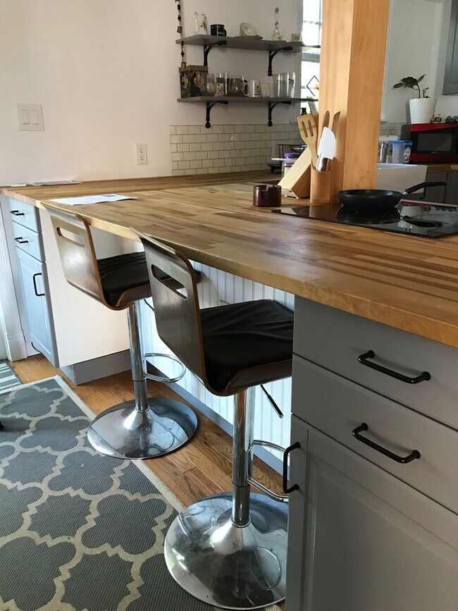 Building Photo - General Ogden