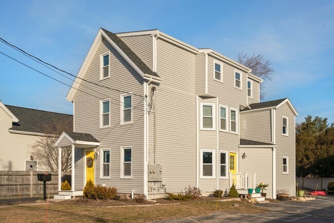 Building Photo - 32 E Chestnut St