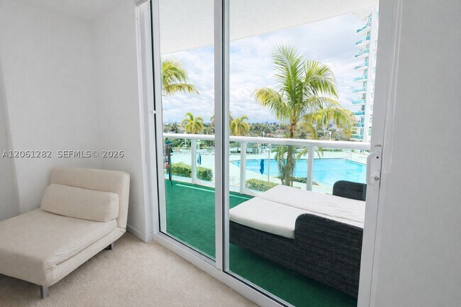 Building Photo - 7900 Harbor Island Dr