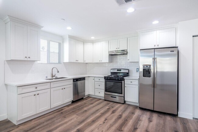 Building Photo - 1255 W 8th St
