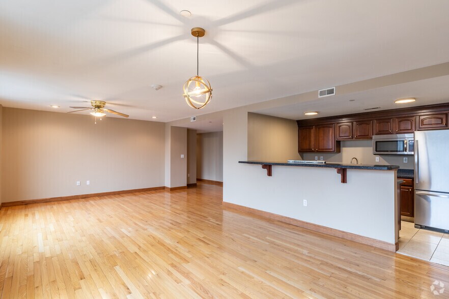 Stratford House 330 W 1st St Dayton OH 45402 Apartment Finder