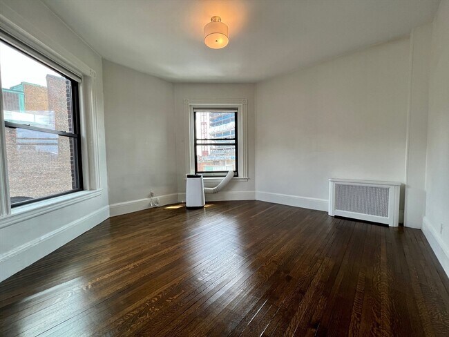 Building Photo - 382 Commonwealth Ave