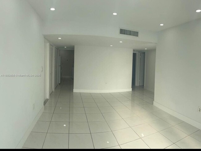 Building Photo - 750 NW 43rd Ave