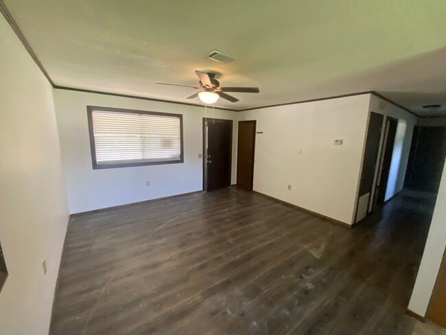 Building Photo - 115 Blair St